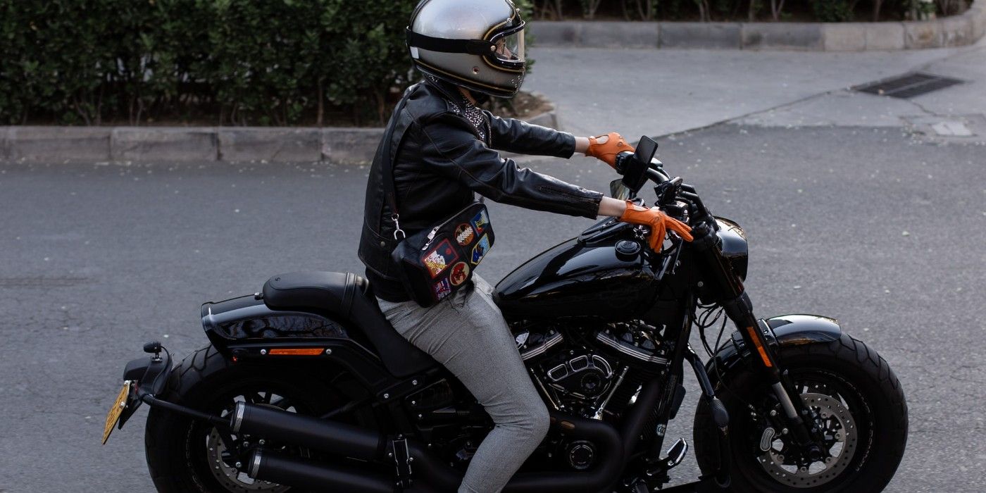 How Do I Choose A Leather  Motorcycle Jacket For Women?