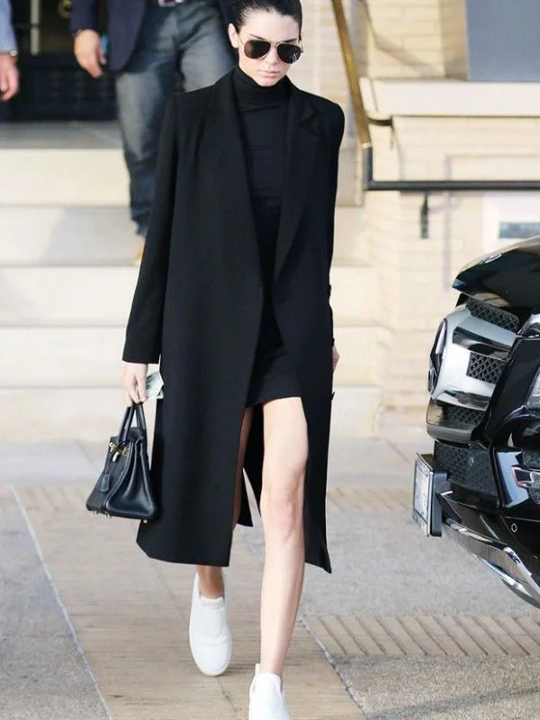Kendall Jenner Stylish wool coat