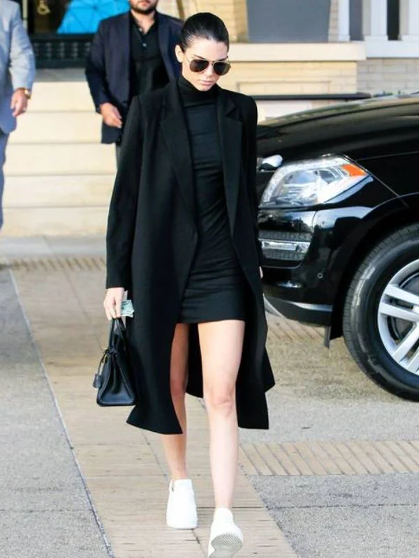 Kendall Jenner Stylish wool coat