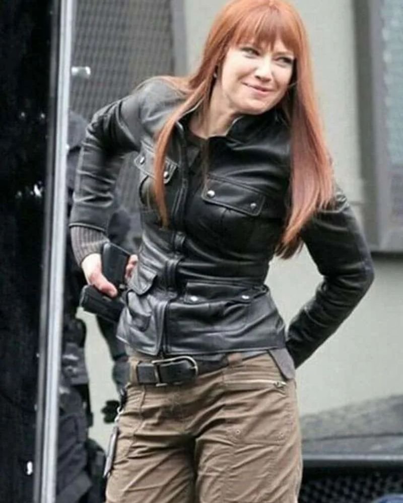 Get the Look: Anna Torv's Iconic Black Jacket from Fringe