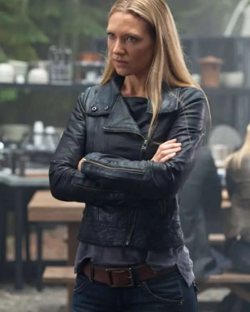 Anna Torv’s Signature Fringe Jacket – Effortlessly Stylish & Sleek