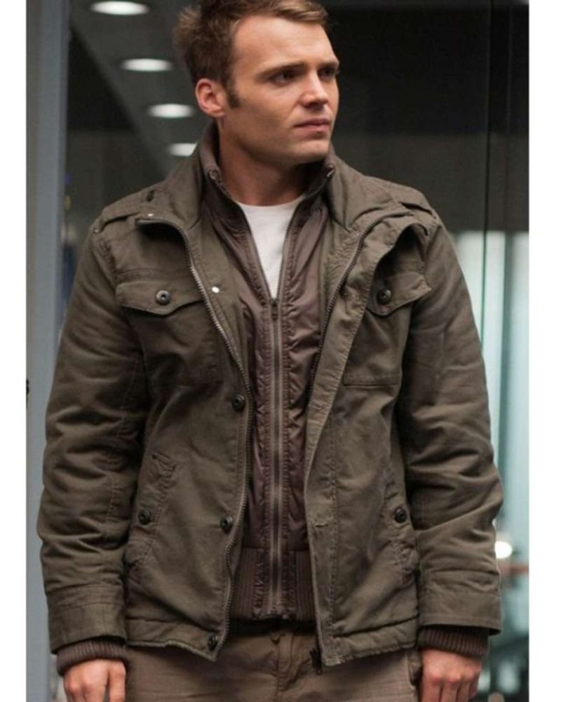 Grey with a Twist – The Seth Gabel Fringe Jacket for Modern Style