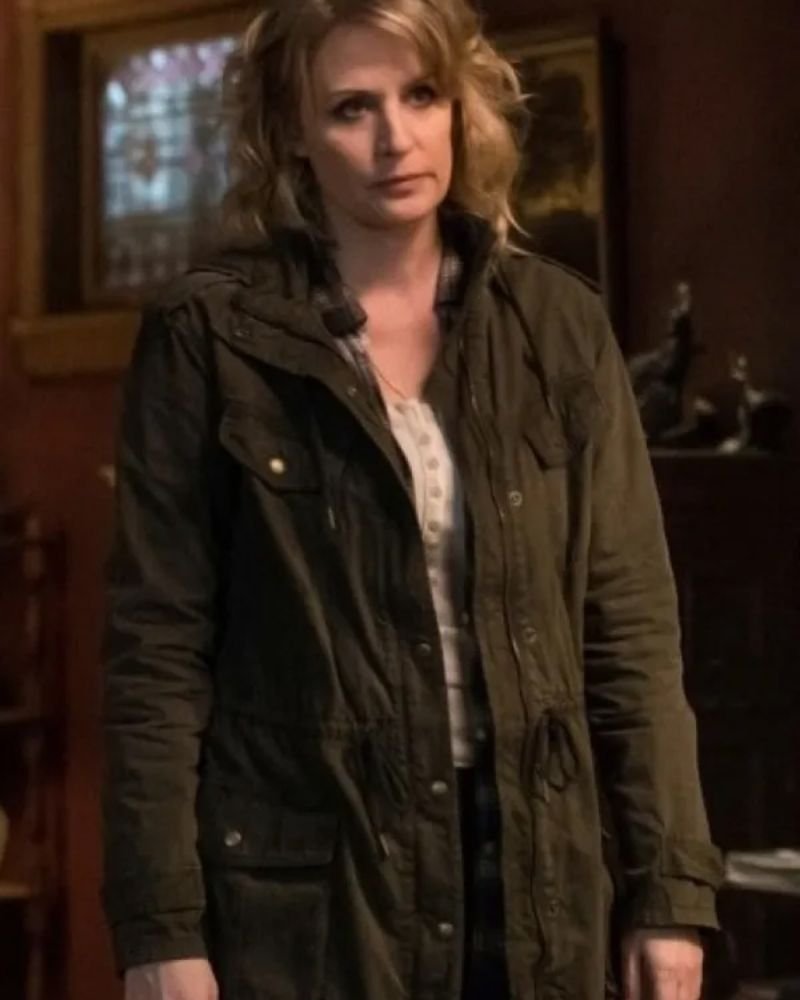Get Samantha Smith’s Supernatural Look with This Brown Cotton Jacket