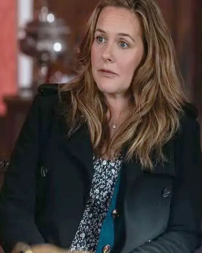 Irish Blood 2025 Alicia Silverstone Coat  Chic Winter Fashion