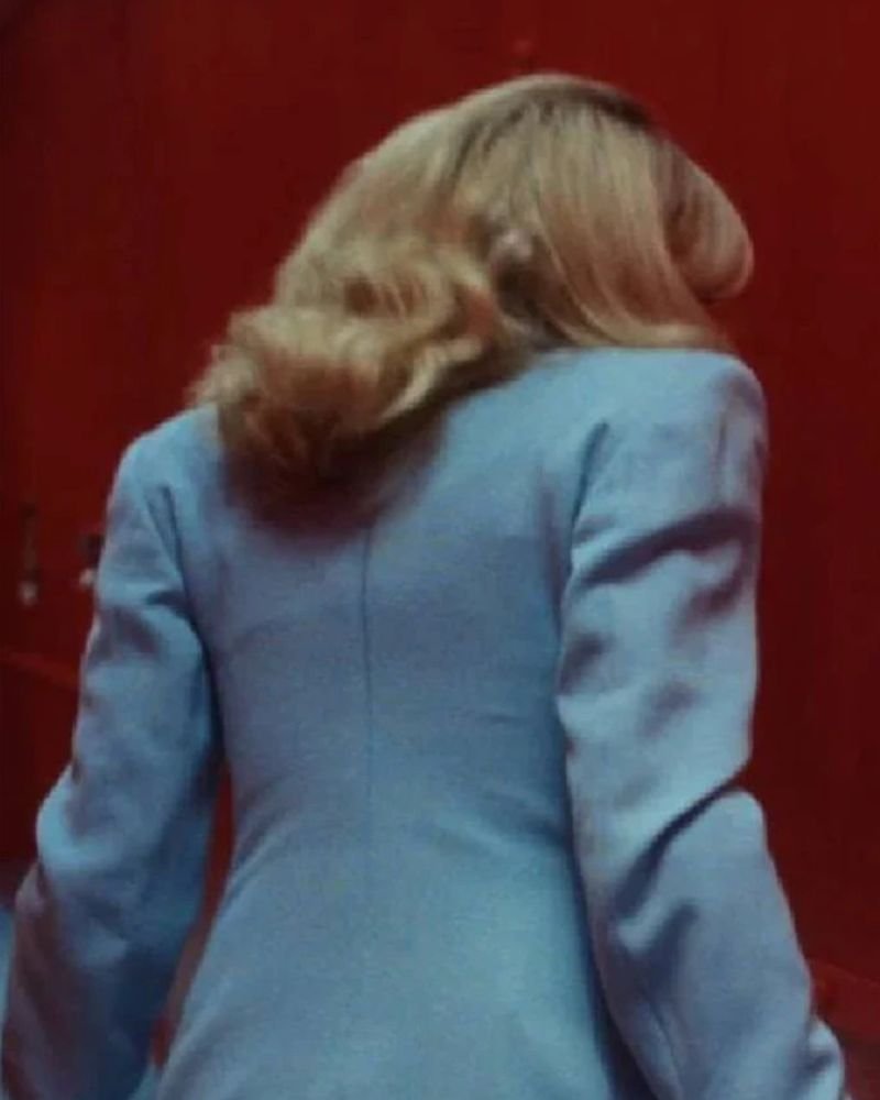 The Man’s Best Friend Blue Blazer Worn by Sabrina Carpenter  Chic Pop Star Style