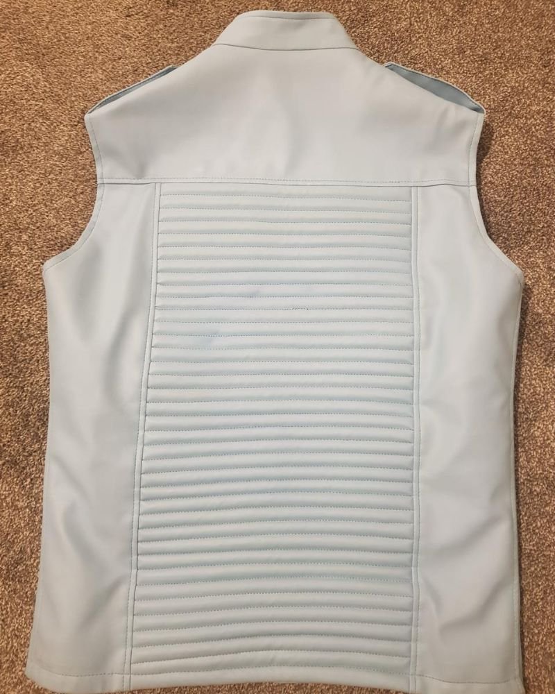 Fornt studs Leathe style vest