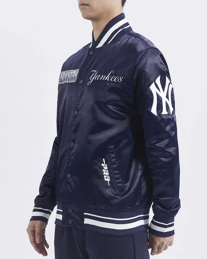 NY Yankees Turn It Up M Classic Rib Navy Satin Jacket